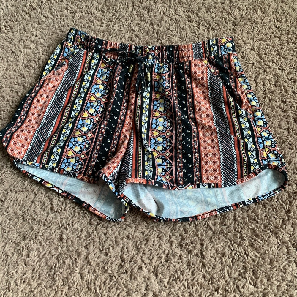 Patterned Loose Shorts